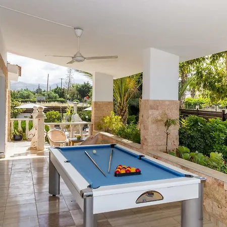 Coral Bay With Pool